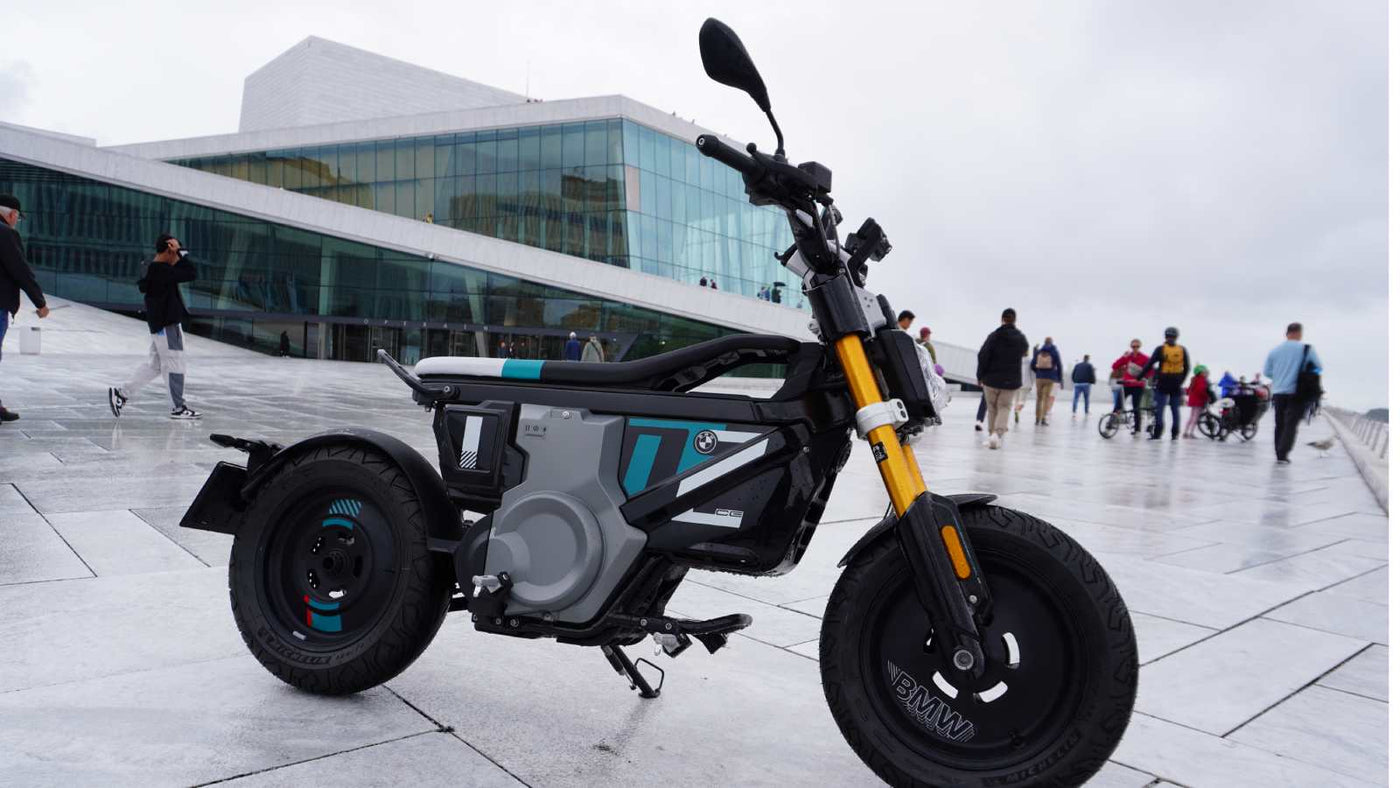 Test av BMW CE 02: Urban mobilitet på sitt morsomste og nyttigste